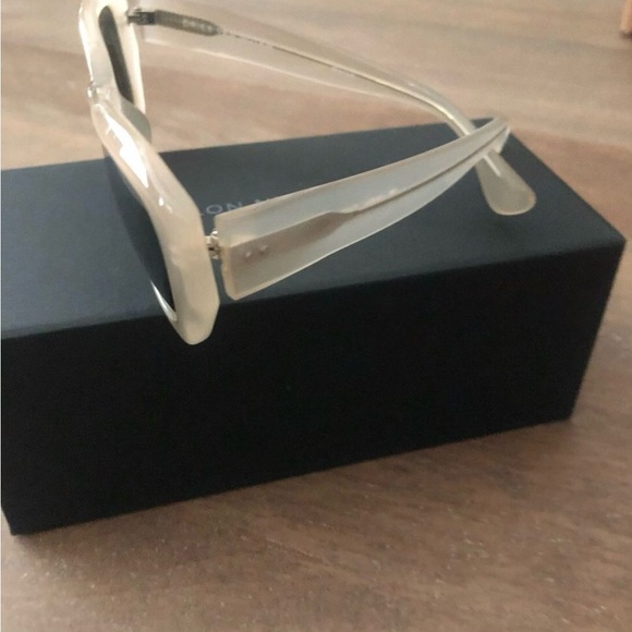 Dries Van Noten Sunglass (Brand New- Never worn) - Picture 3 of 3